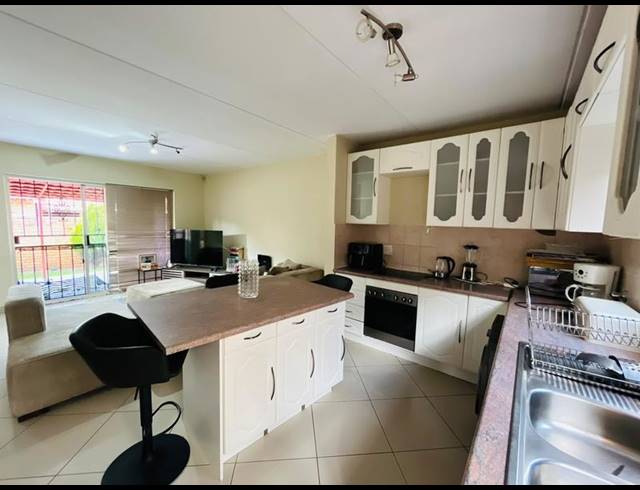 2 BEDROOM PROPERTY TO RENT IN WILGEHEUWEL